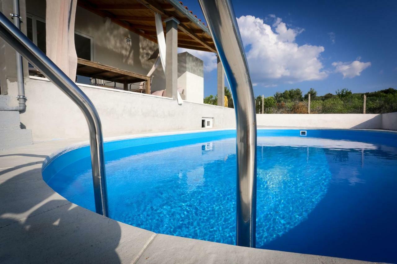 Villa Baras Garden - House With Pool Mirce Exterior foto