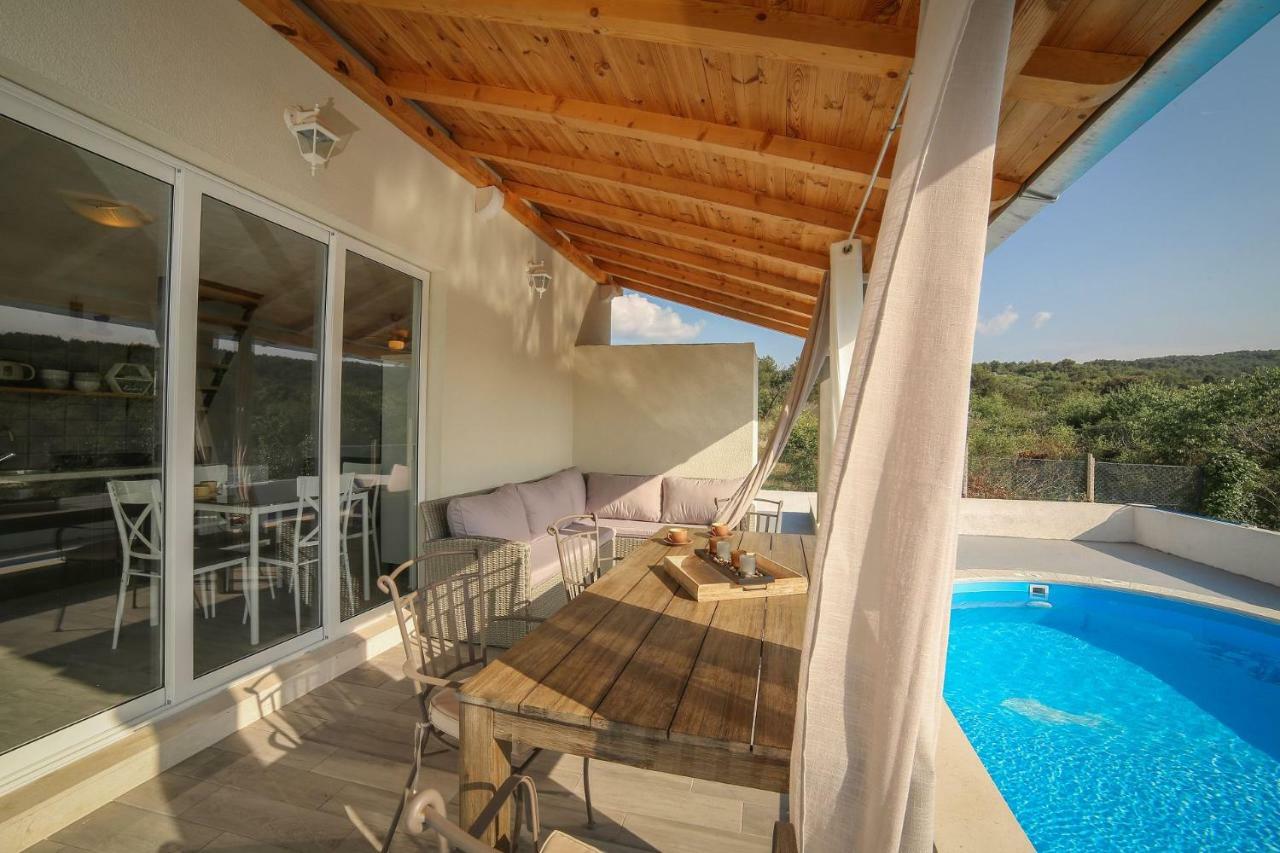 Villa Baras Garden - House With Pool Mirce Exterior foto